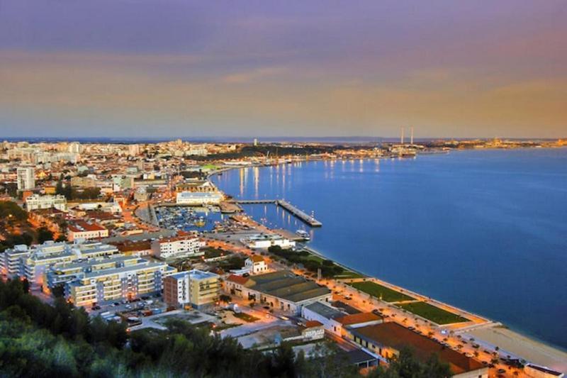 Apartamento Situado No Centro Historico Da Cidade Сетубал Экстерьер фото